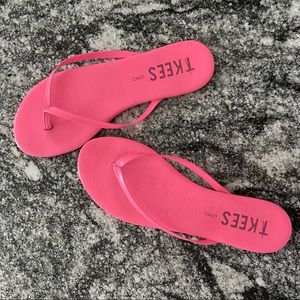 Tkees zinc pink leather flip flop!